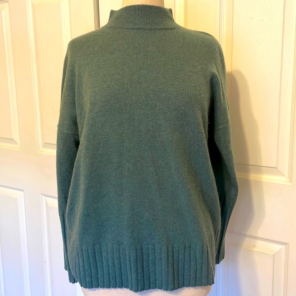 J.Crew 💯 Cashmere Sweater - blueish green size S - fits loose